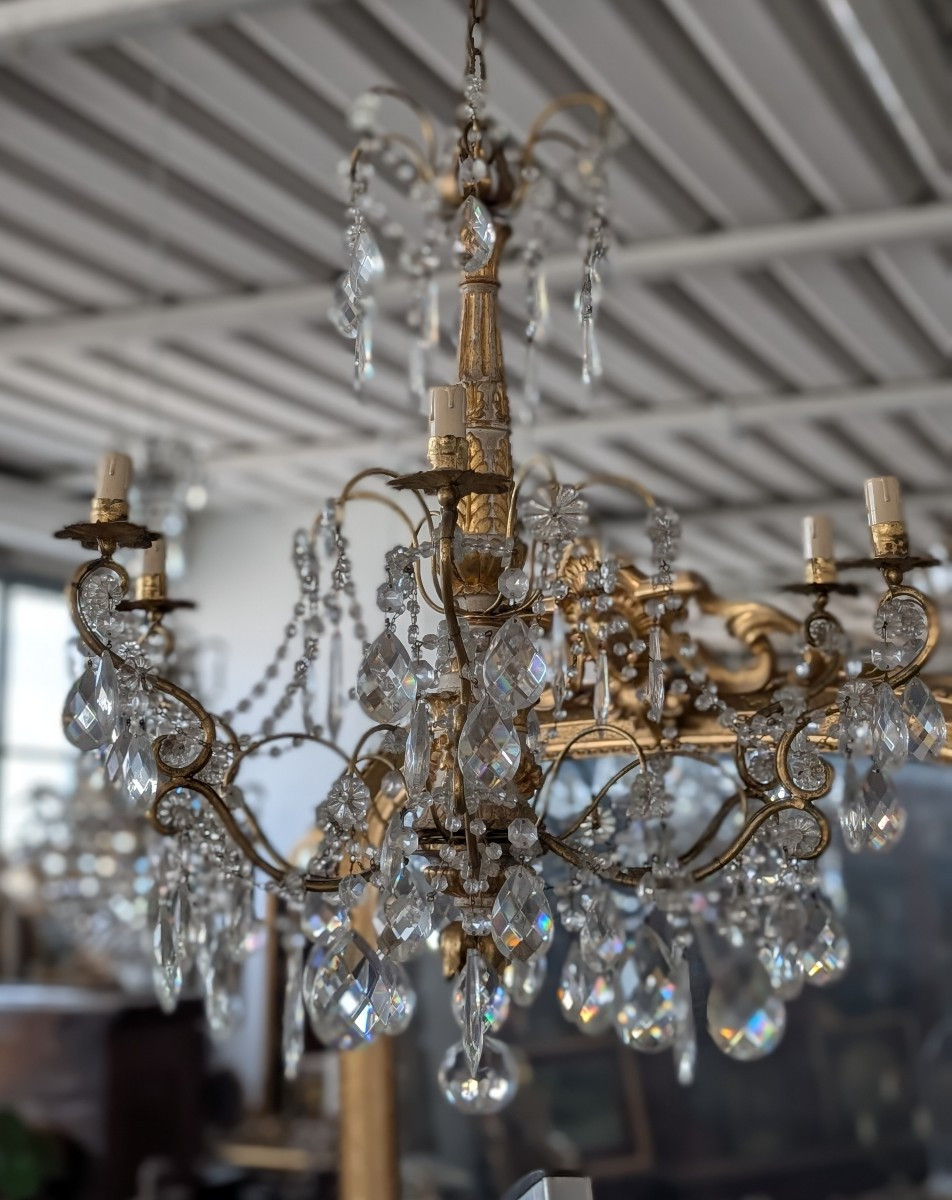 Lustre génois en bois sculpté et doré, XVIIIe siècle avec cristaux, première moitié du XXe 