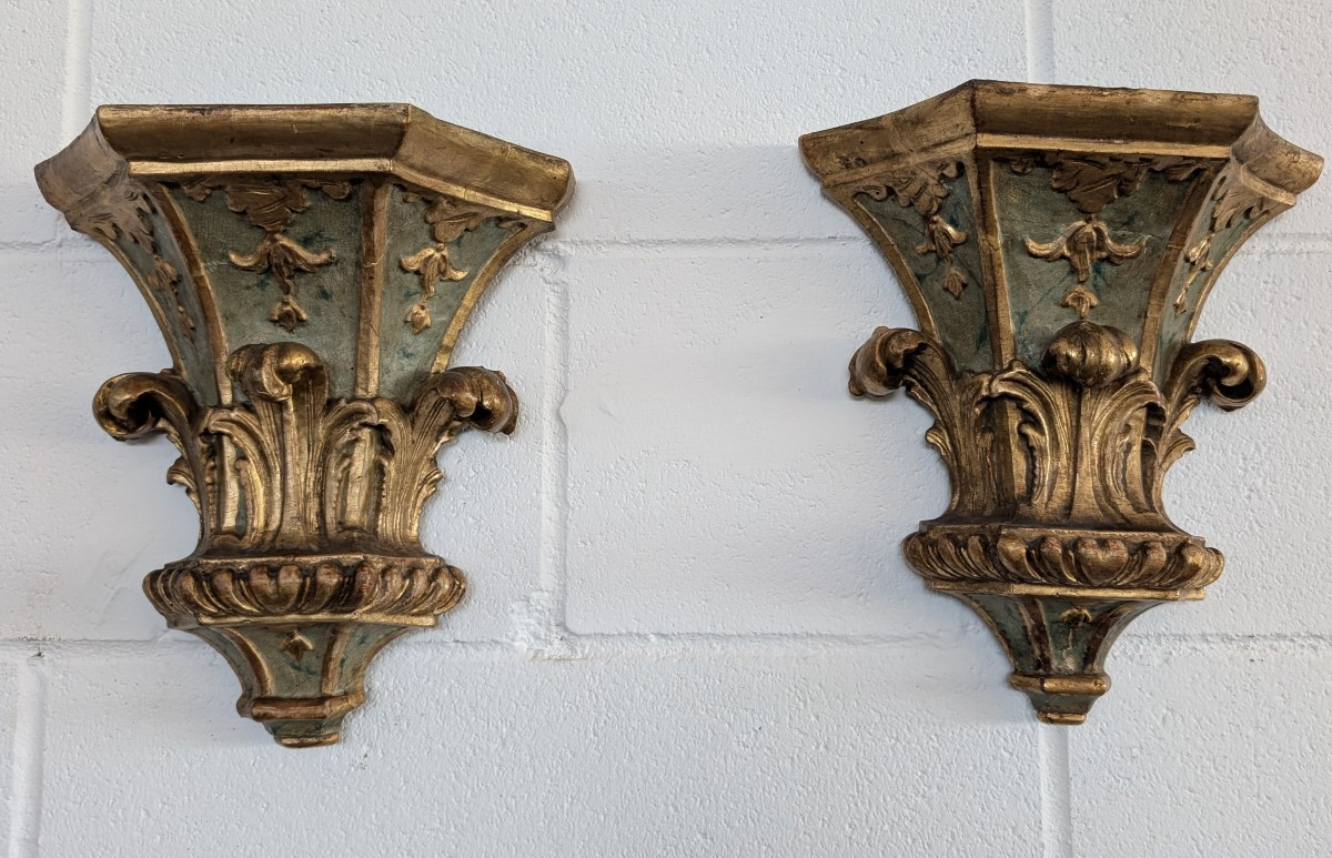 Paire d’Étagères Génoises Louis XVI en Bois Laqué et Doré XVIIIe Siècle