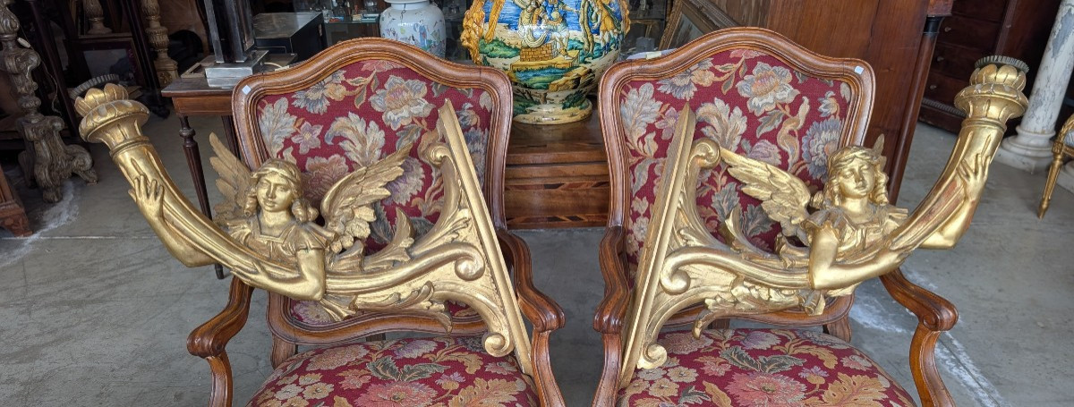Paire d’anges porte-cierge en bois doré XIXe siècle