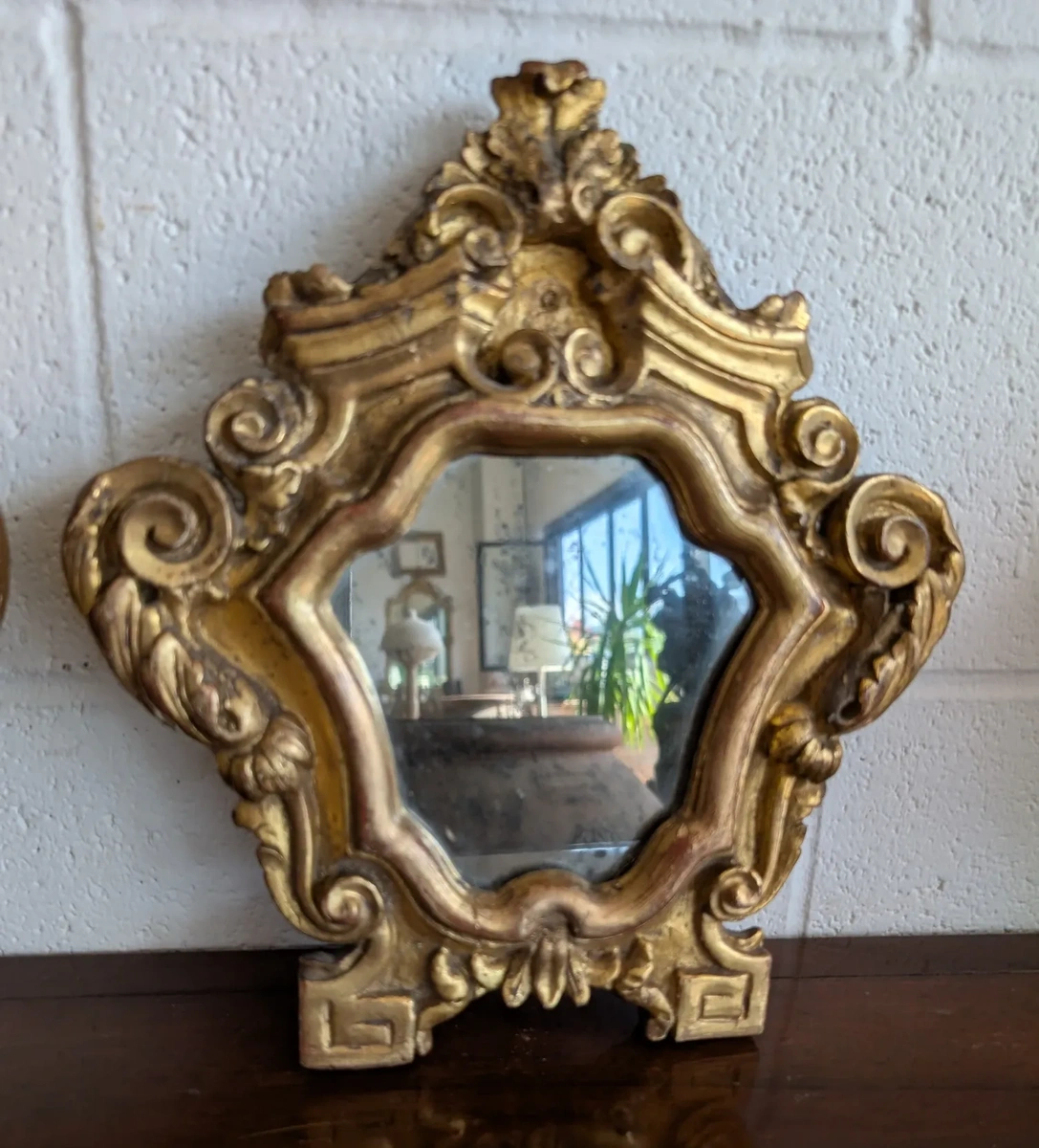 Paire de petits miroirs génois de style Louis XV en bois sculpté et doré – XVIIIe siècle-photo-2