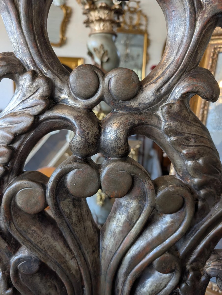 Paire de chandeliers d'autel à cinq branches en bois sculpté et argenté – Toscane, XVIIIe siècle-photo-8