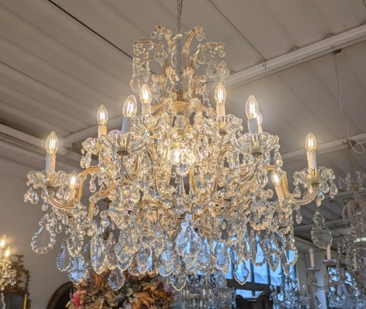 Large Maria Teresa 17-light Crystal Chandelier – First Half Of The 20th Century