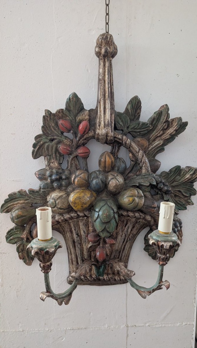 Paire d'appliques en bois sculpté, argenté et polychrome – Milieu du XXe siècle-photo-4