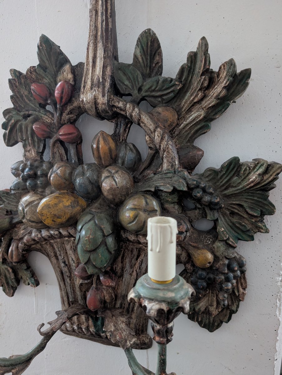Paire d'appliques en bois sculpté, argenté et polychrome – Milieu du XXe siècle-photo-5