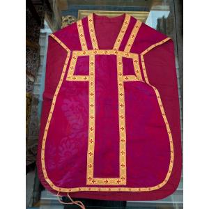 Ecclesiastical Chasuble In Red Damask With Gold Galloons