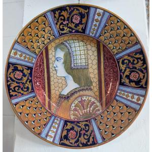 Large Rubboli-glazed Plate With A Renaissance-style Female Profile – Gualdo Tadino, Mid-19th Century
