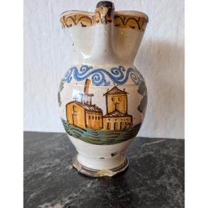 Pichet en faïence polychrome – Italie centrale et méridionale, XVIIIe siècle