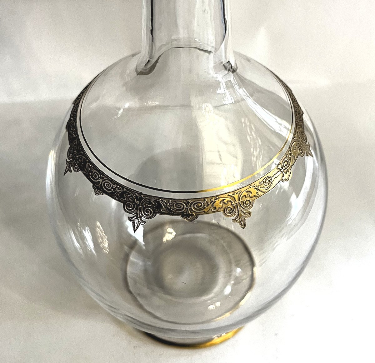 Carafe en cristal, décor or en relief, probablement Saint-Louis-photo-2