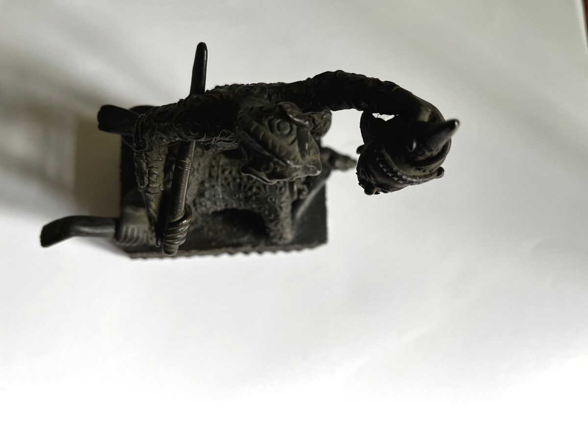 Thai Bronze Statuette, A Rare Representation. -photo-3