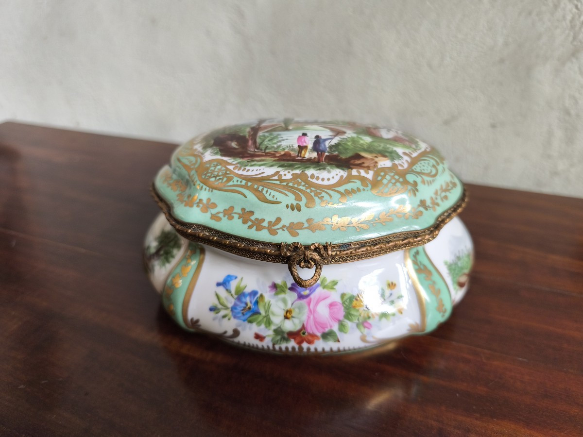 Paris Porcelain Box, Hand-decorated, 20th Century