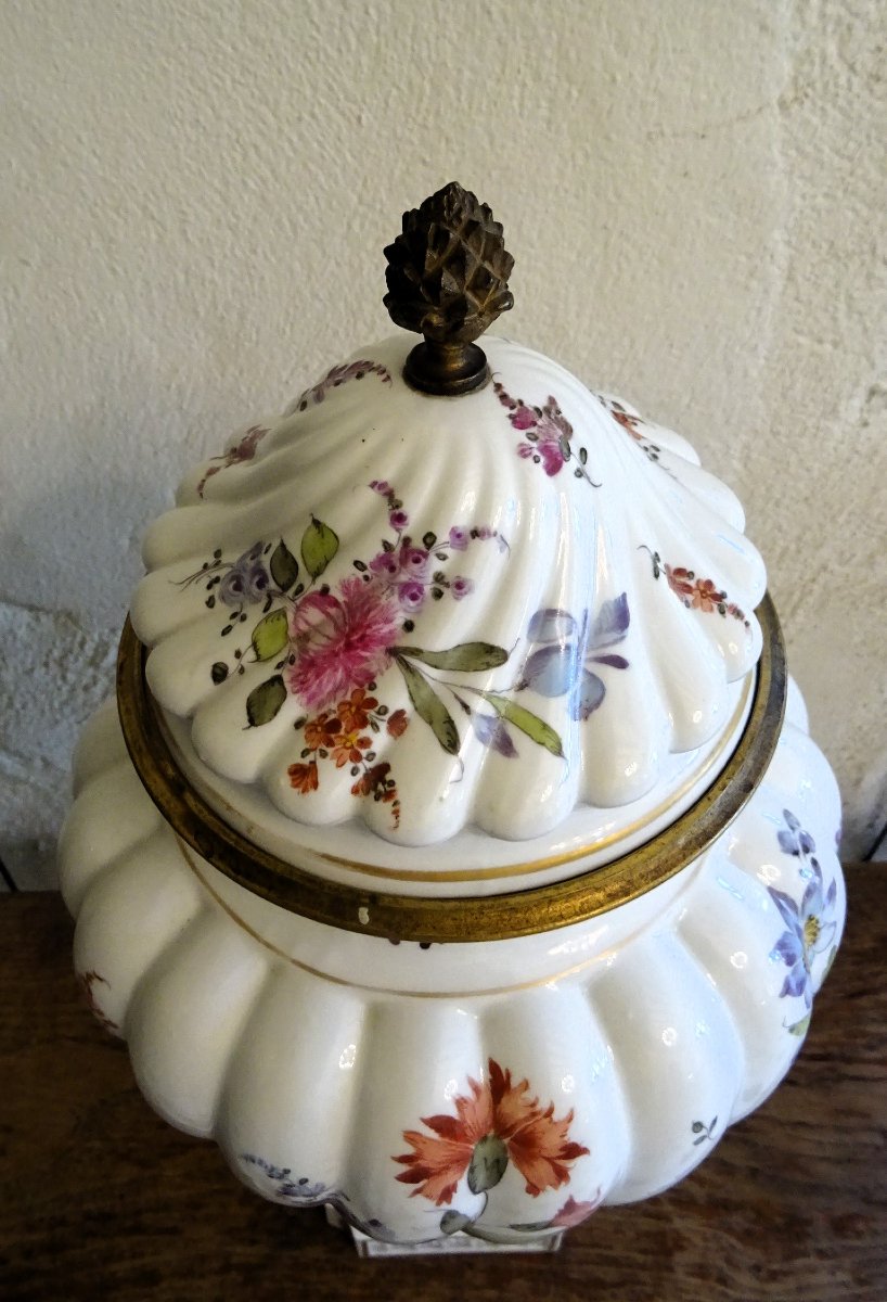Lidded Pot, Meissen Porcelain, 19th Century.-photo-2