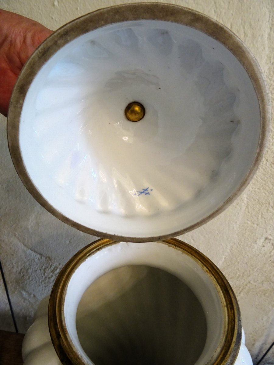 Lidded Pot, Meissen Porcelain, 19th Century.-photo-3