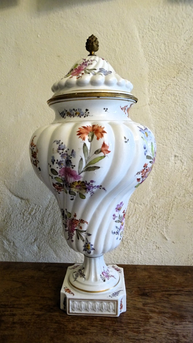 Lidded Pot, Meissen Porcelain, 19th Century.