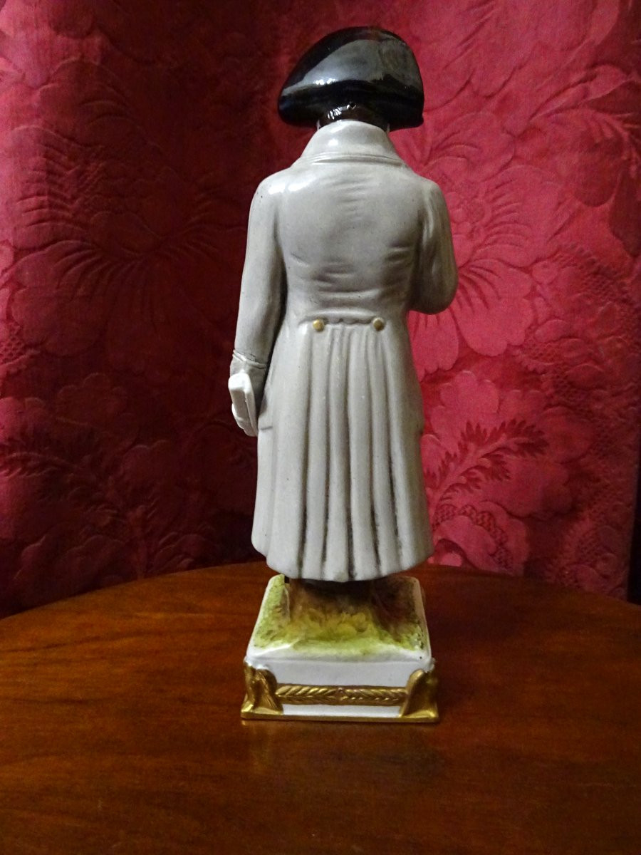 Napoléon Bonaparte, statuette en porcelaine de Saxe.-photo-2