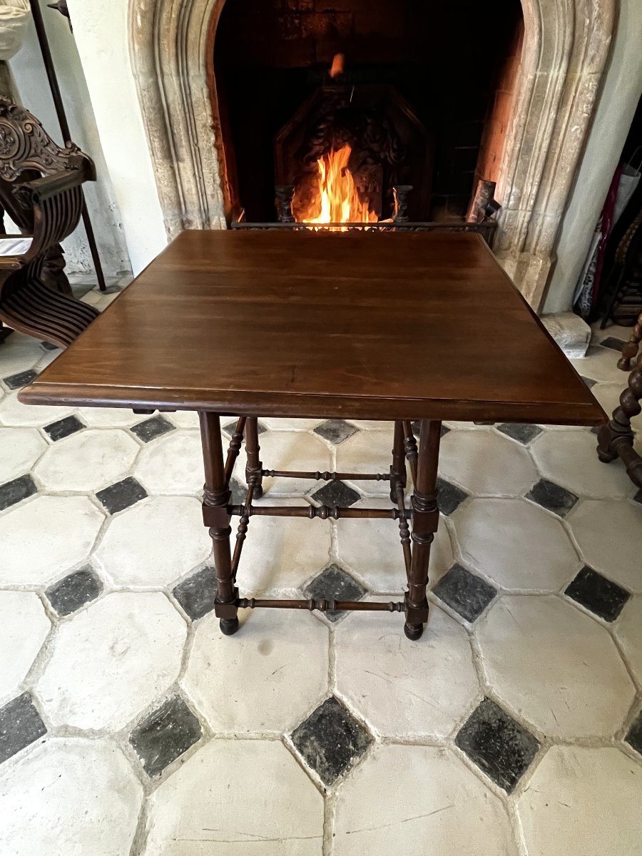 Table carrée en noyer style table de changeur, 19ème siècle.-photo-2