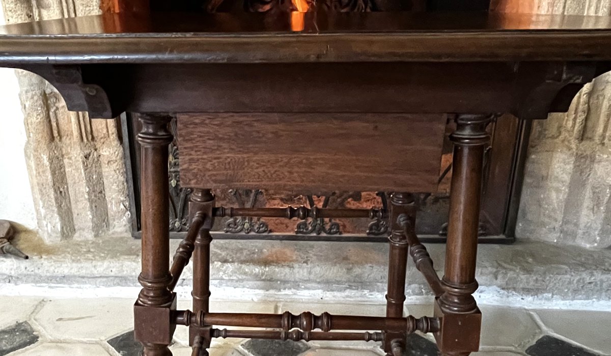 Table carrée en noyer style table de changeur, 19ème siècle.-photo-4