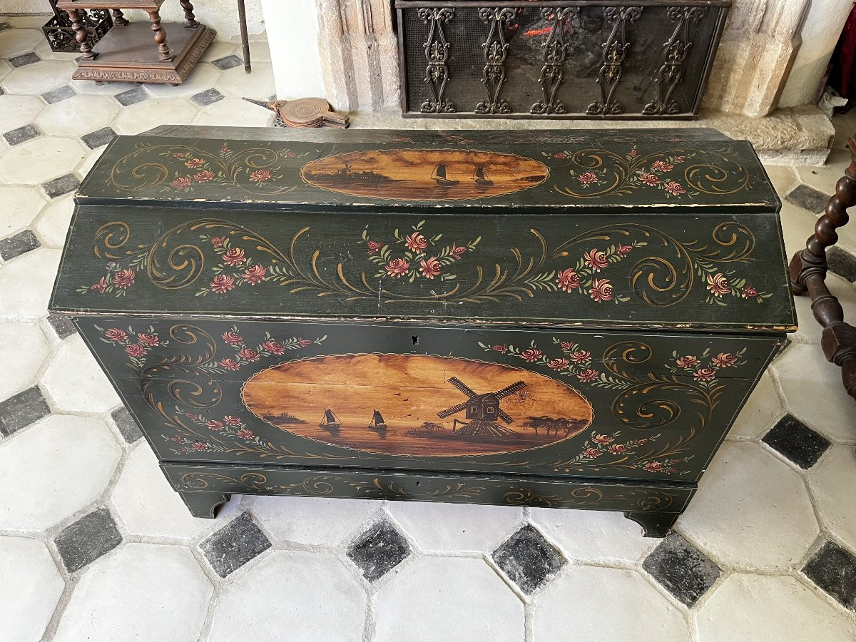 Dutch Hindeloopen Style Chest, With Hand-painted Decoration On A Dark Green Background.-photo-3