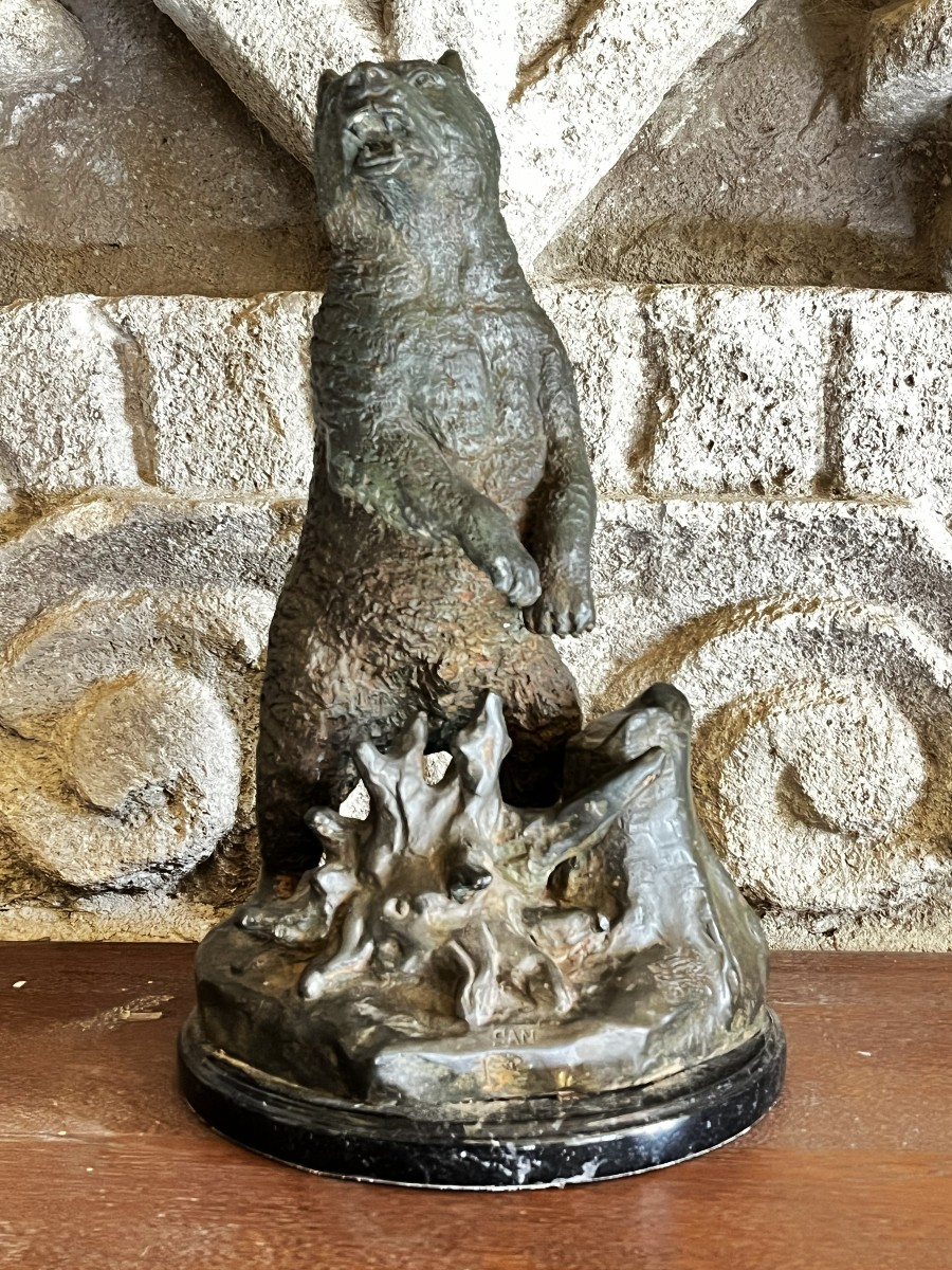 Bronze Statuette "the Bear" 