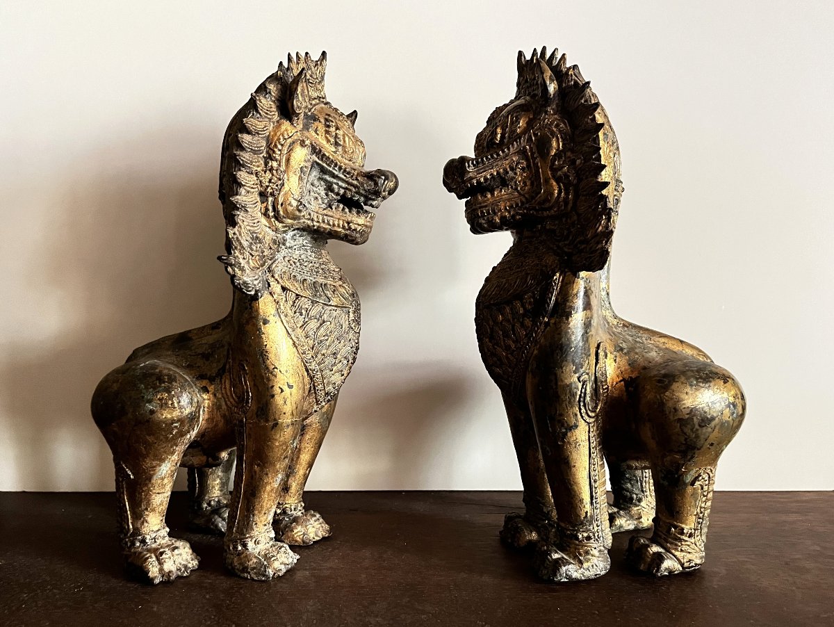 Pair Of Thai Bronze Lions, Late 19th Or Early 20th Century.-photo-2