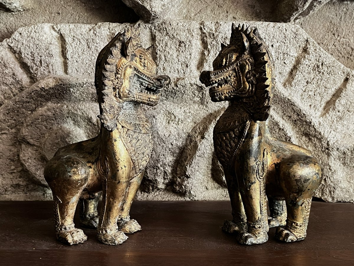 Pair Of Thai Bronze Lions, Late 19th Or Early 20th Century.-photo-2