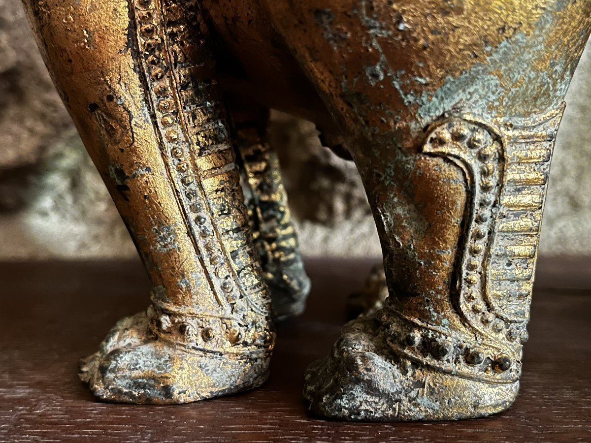Pair Of Thai Bronze Lions, Late 19th Or Early 20th Century.-photo-5