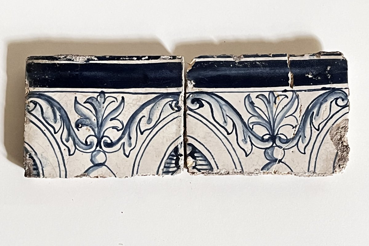 Paire de carreaux en terre cuite style portugais, XVIIIème siècle