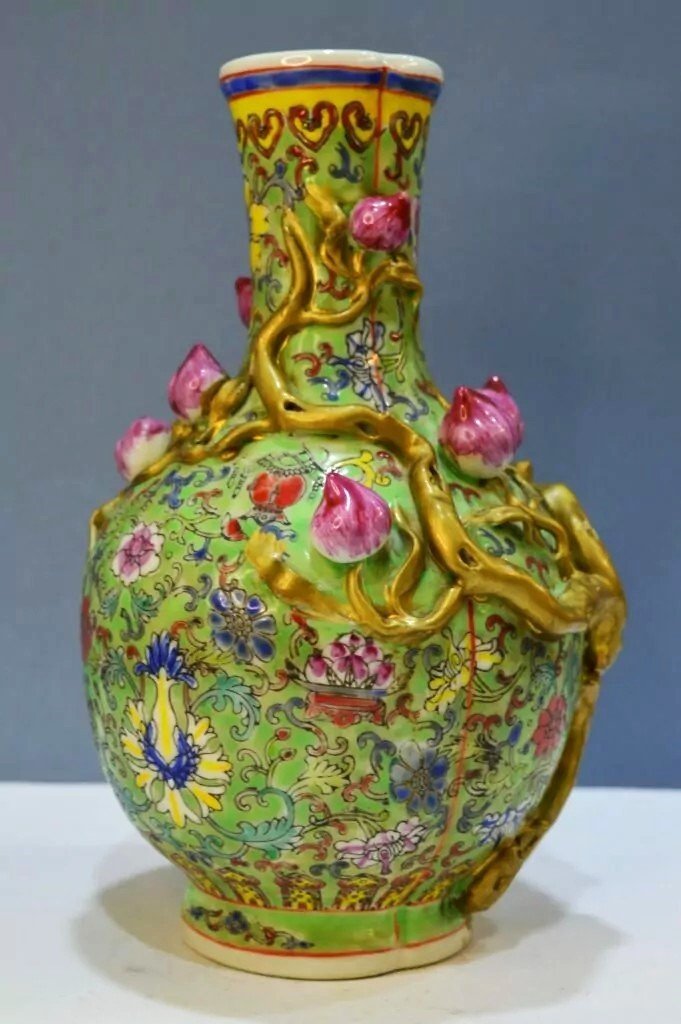 Ancien Vase Chinois En Porcelaine De La Famille Rose Et Terre Jaune-photo-4