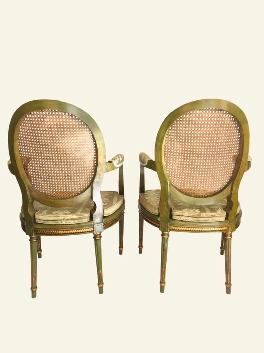Paire De Fauteuils De Style Louis XVI À Dossier Médaillon Canné-photo-4