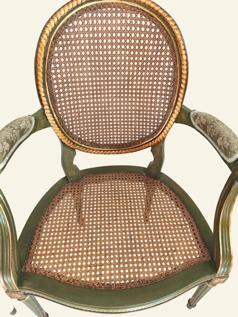 Paire De Fauteuils De Style Louis XVI À Dossier Médaillon Canné-photo-7
