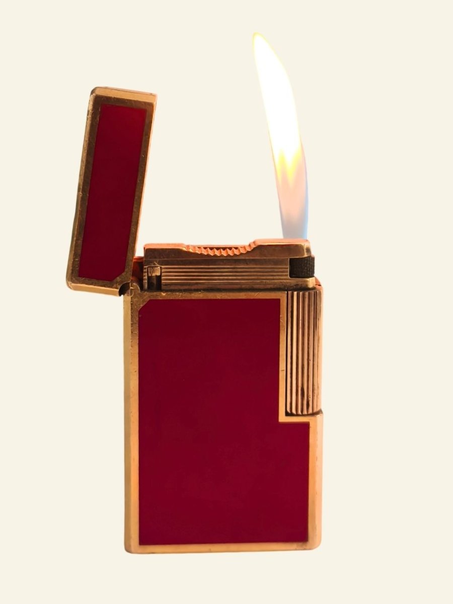 S.t. Dupont Lighter In Red Lacquer With A Gold Finish – Includes Original Gas Refill-photo-8