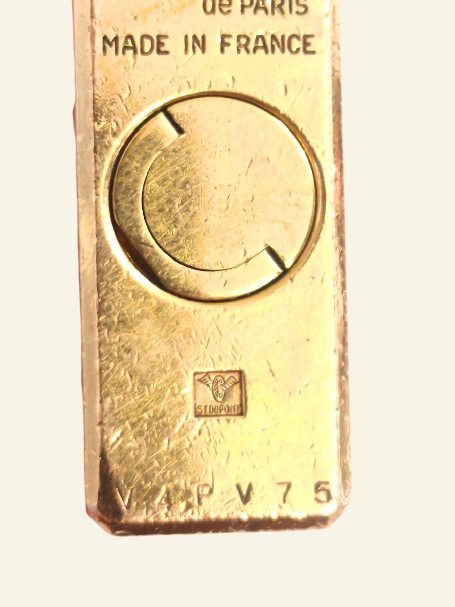 S.t. Dupont Lighter In Red Lacquer With A Gold Finish – Includes Original Gas Refill-photo-6