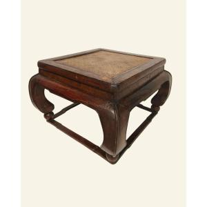 Table basse chinoise ancienne en orme, plateau en rotin, XIXe siècle
