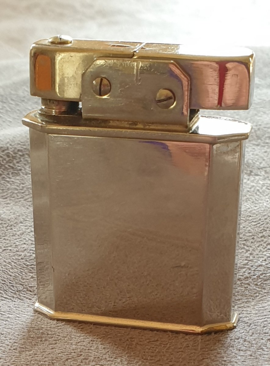 Foreign Chromed Metal Lighter-photo-1