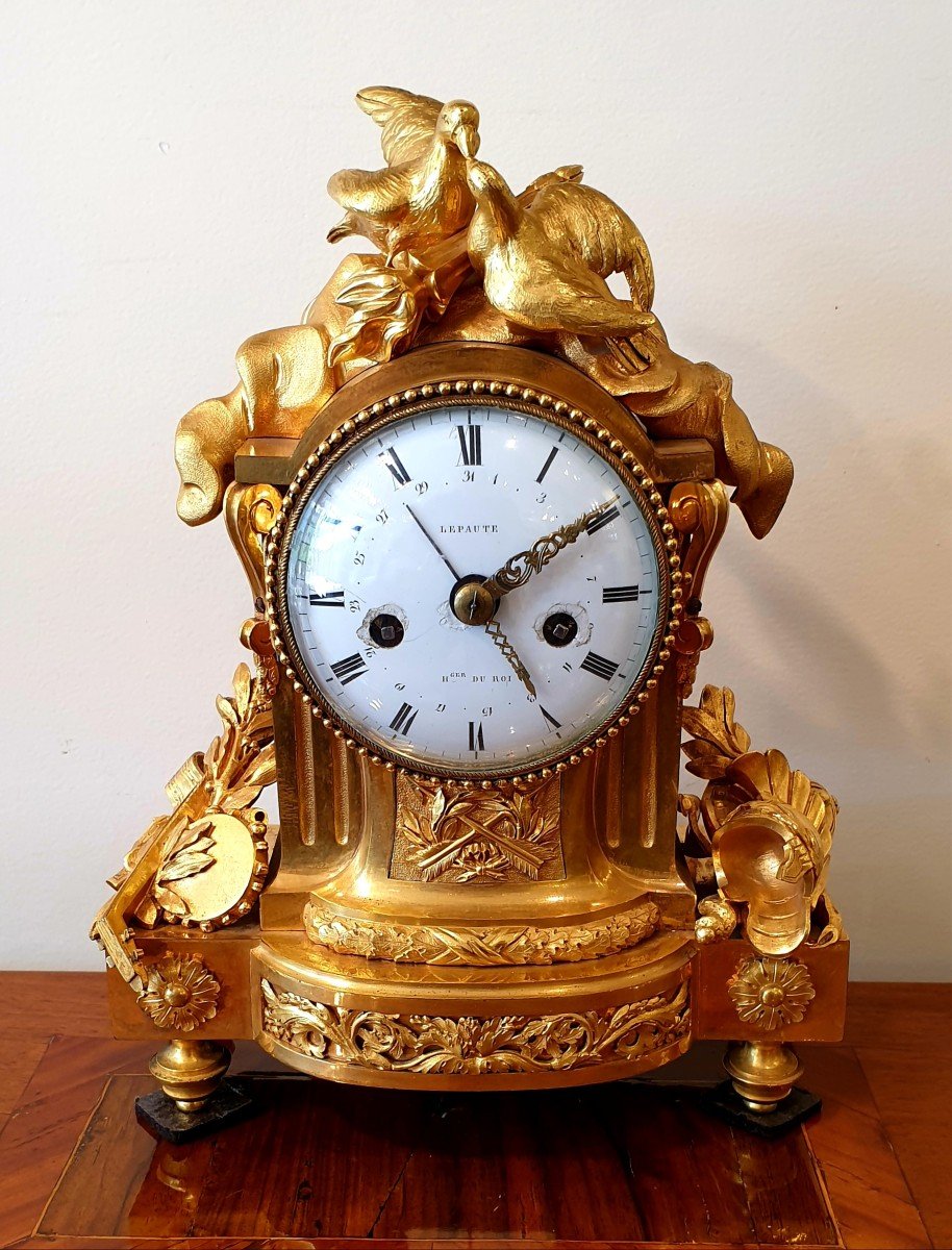 Pendule En Bronze Doré d'époque Louis XVI Signée Lepaute Horloger Du Roi
