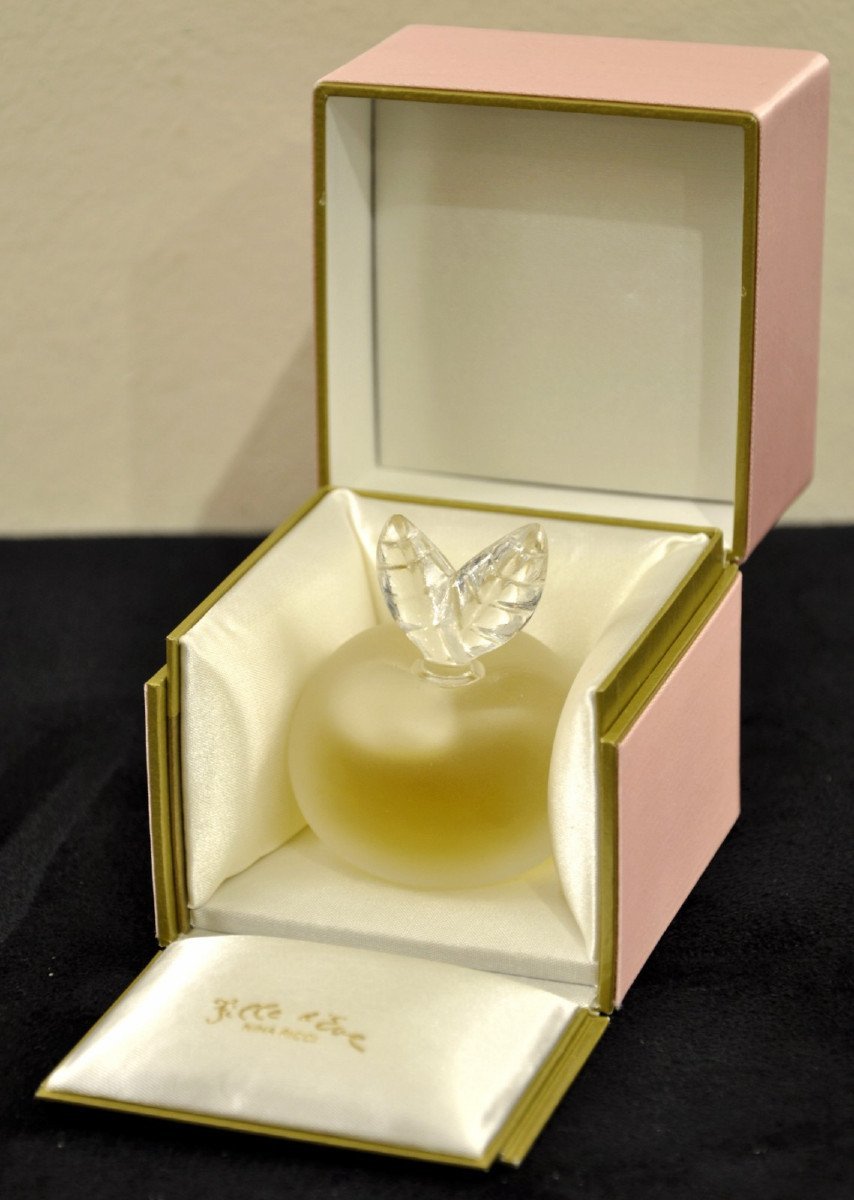 Nina Ricci Lalique Fille d'Eve Flacon à Parfum Circa 1960 