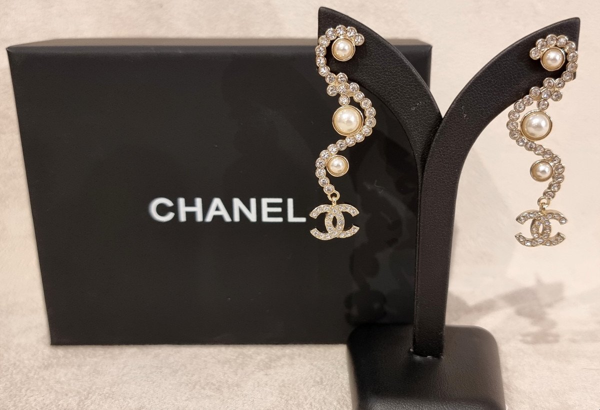 Chanel Paire De Boucles D'oreilles Pendants 