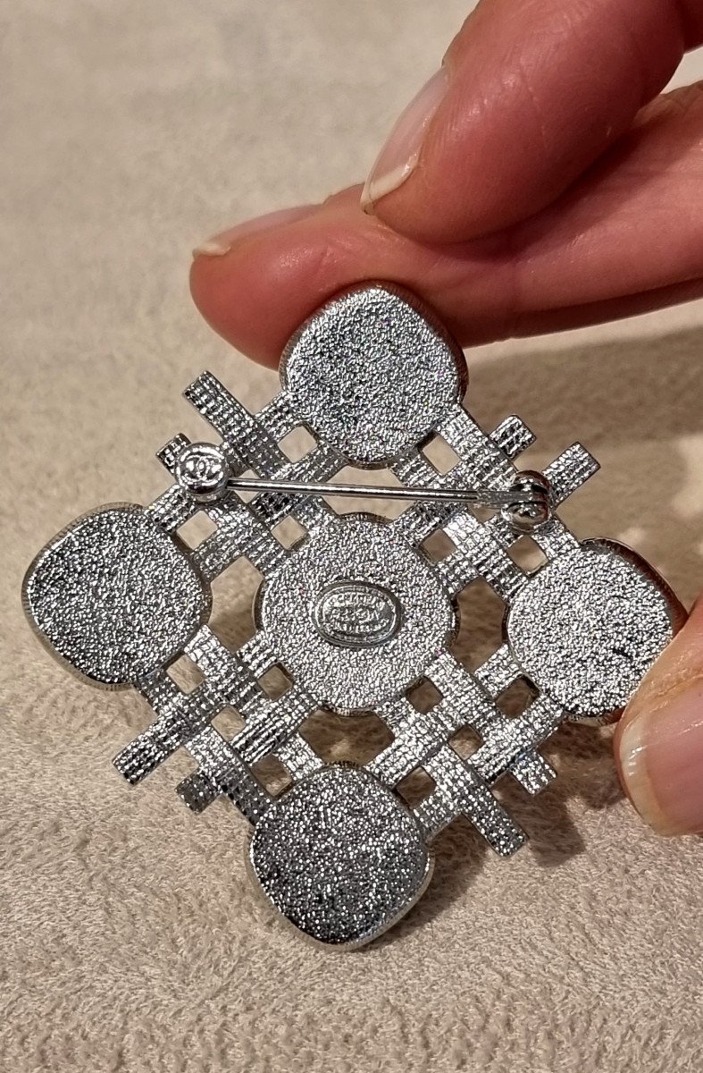 Chanel Broche Cristal Et Verre Pailleté -photo-1