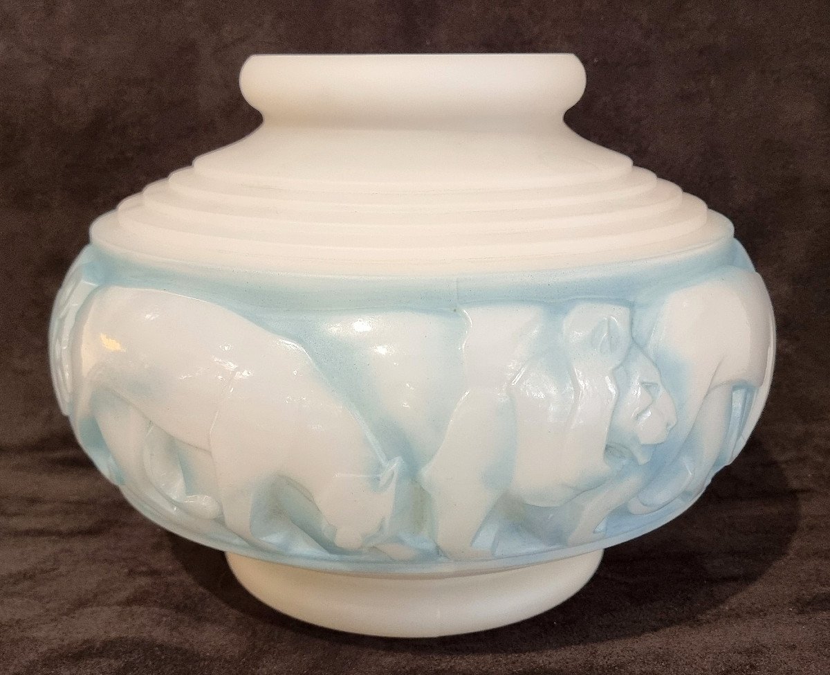 Pierre d'Avesn Lions Vase Lionesses Art Deco 1930 White Glass With Blue Patina-photo-2