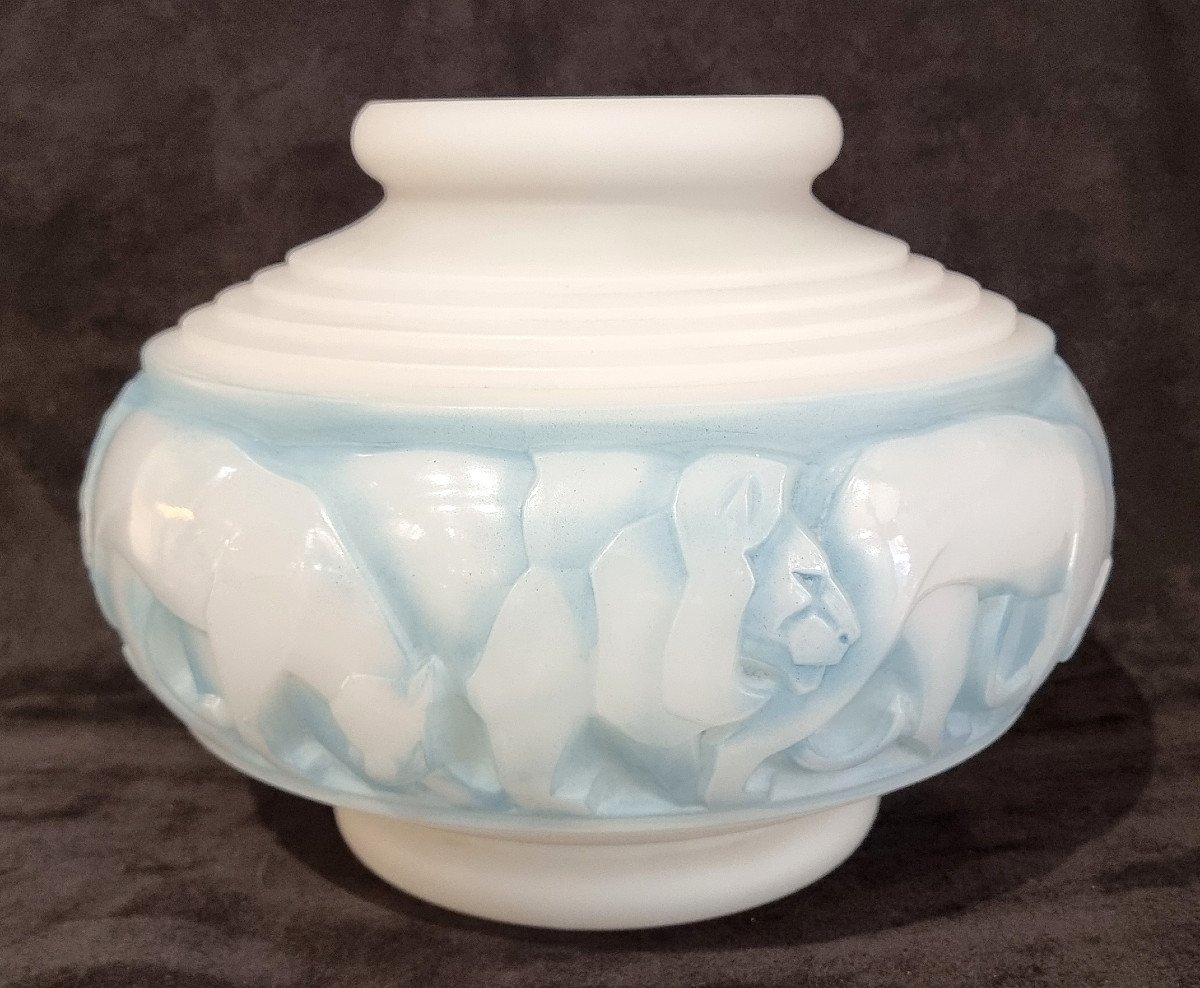 Pierre d'Avesn Lions Vase Lionesses Art Deco 1930 White Glass With Blue Patina-photo-1