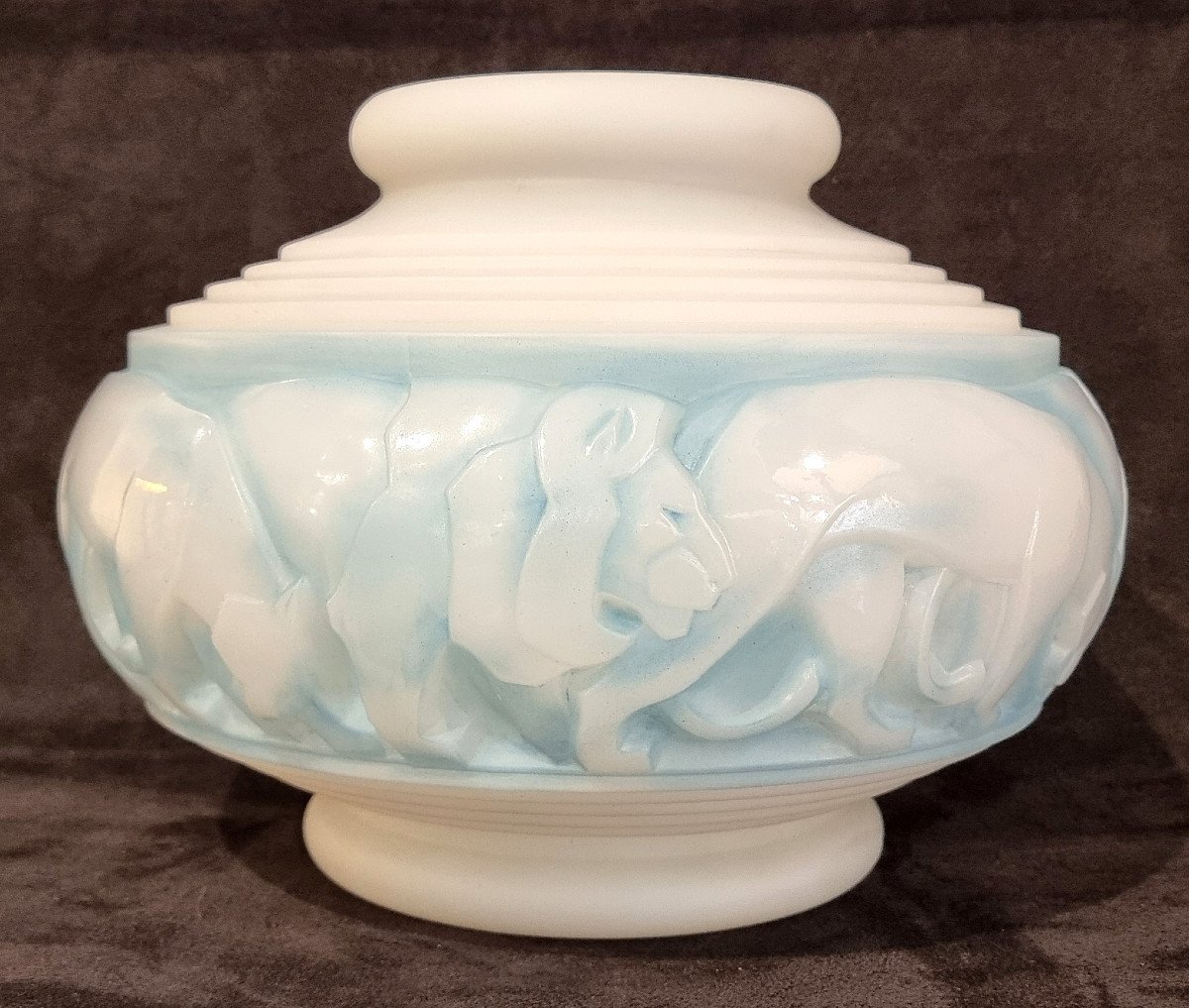 Pierre d'Avesn Lions Vase Lionesses Art Deco 1930 White Glass With Blue Patina-photo-6