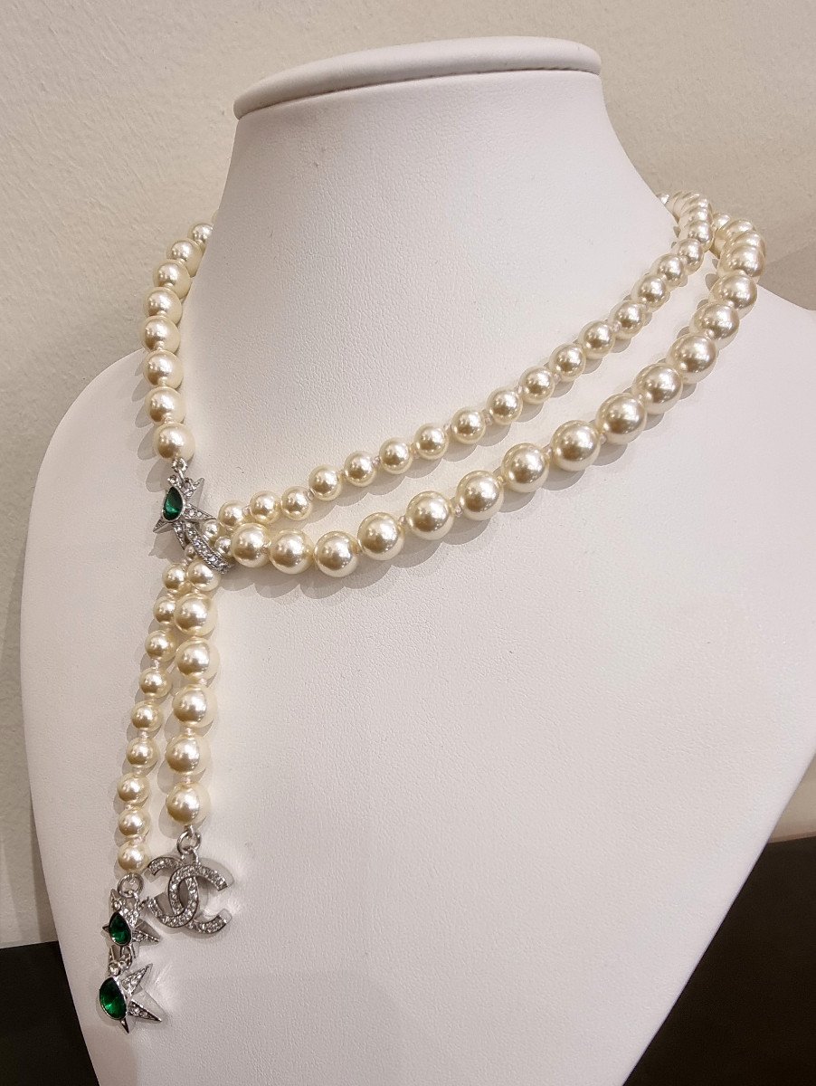 Chanel Glass Beads And Emerald Crystal Necklace-photo-2