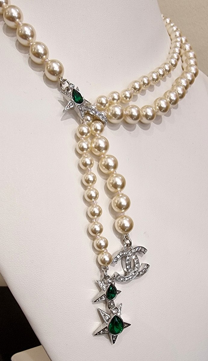 Chanel Glass Beads And Emerald Crystal Necklace-photo-4