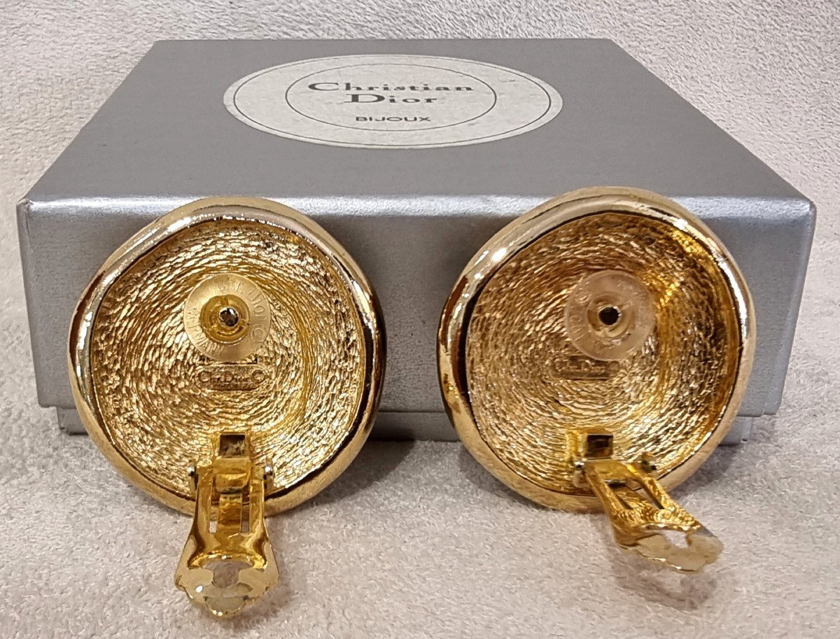 Christian Dior & Robert Goossens Pair Of Gold Metal And Colored Stones Ear Clips-photo-2
