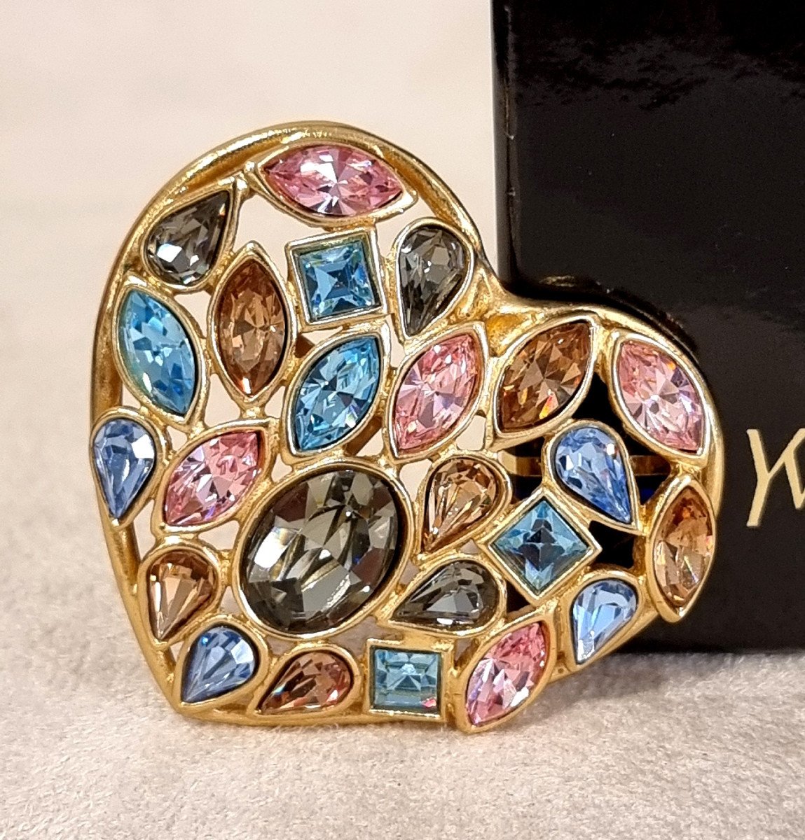 Ysl Yves Saint Laurent Heart Pendant Brooch Aphrodite Model Gold & Crystal Colors -photo-2