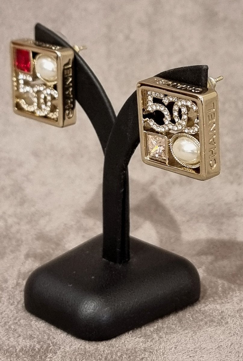 Chanel Pair Of Crystal Colored Earrings-photo-3