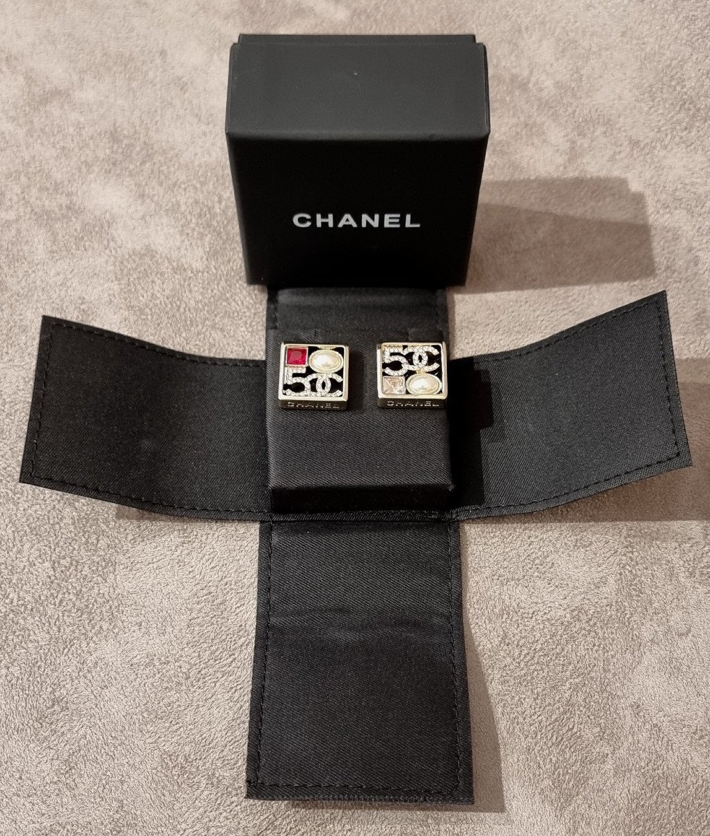 Chanel Pair Of Crystal Colored Earrings-photo-2