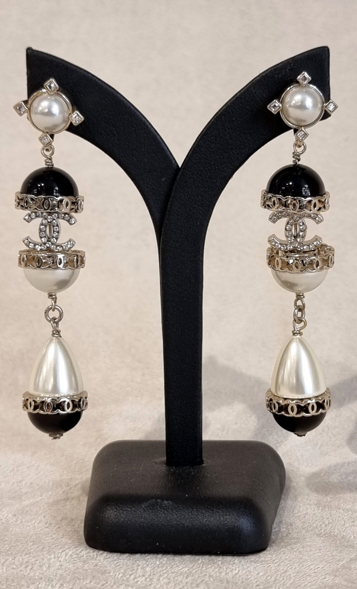 Chanel Paire De Boucles d'Oreilles Pendants 