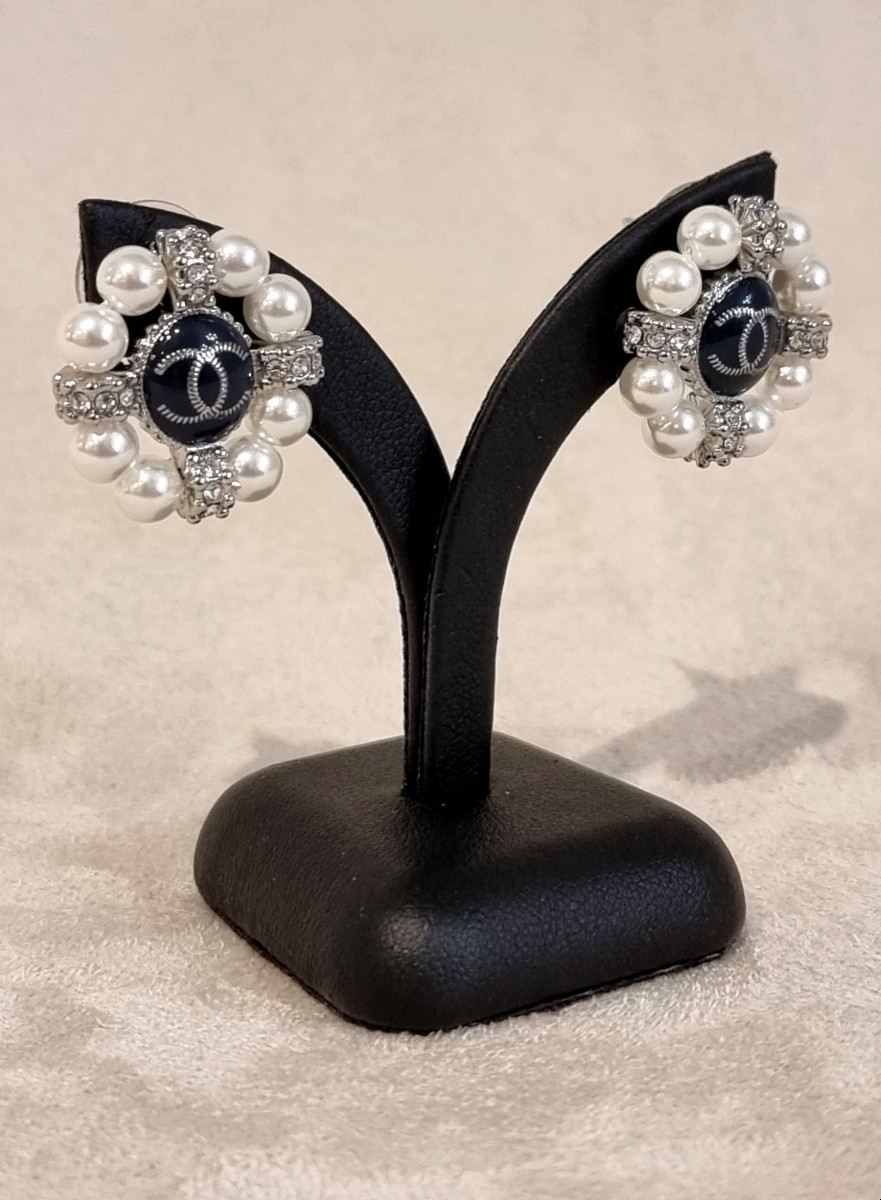 Chanel Paire De Boucles d'Oreilles Perles De Verre Cristal & Résine Noire-photo-2