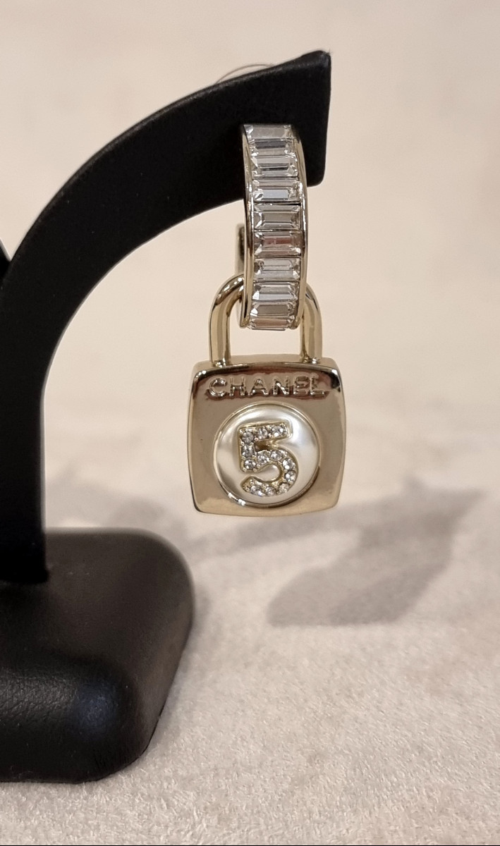 Chanel Boucles d'Oreilles Cadenas Métal Doré & Cristal-photo-4