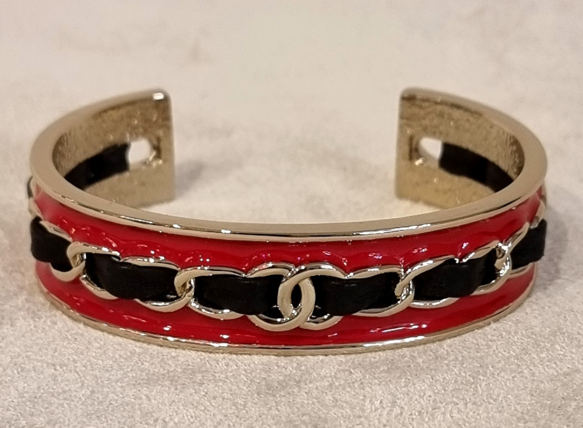 Chanel Bracelet émail Rouge  Cuir Noir & Métal Doré-photo-1